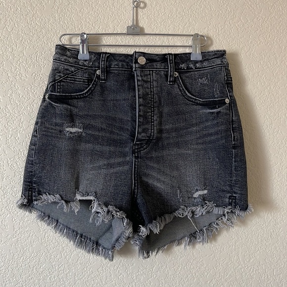 We The Free Pants - We the Free Washed Black Raw Hem Curvy Denim Shorts Size 29
